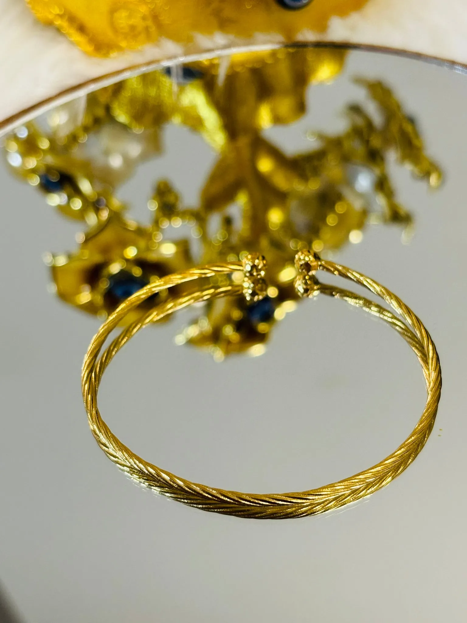 18k Gold Char__ol bangle