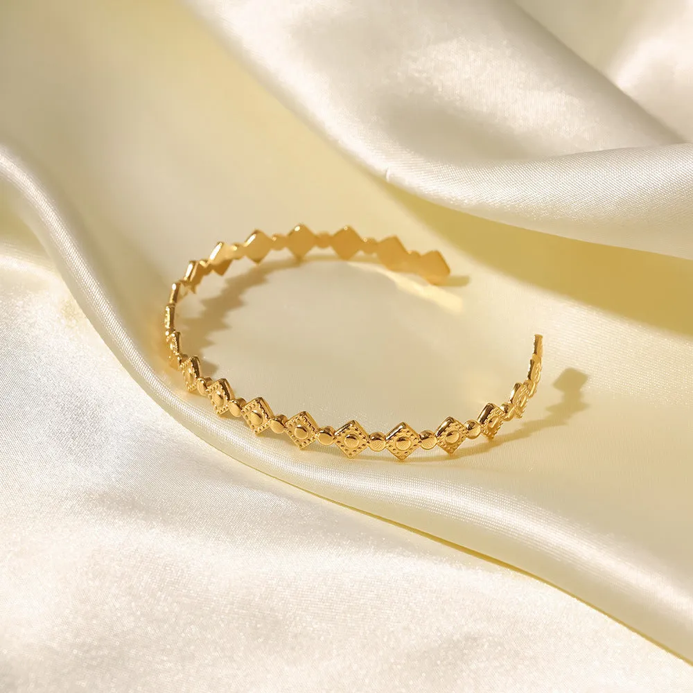 18K Gold Open Antique Design Bracelet