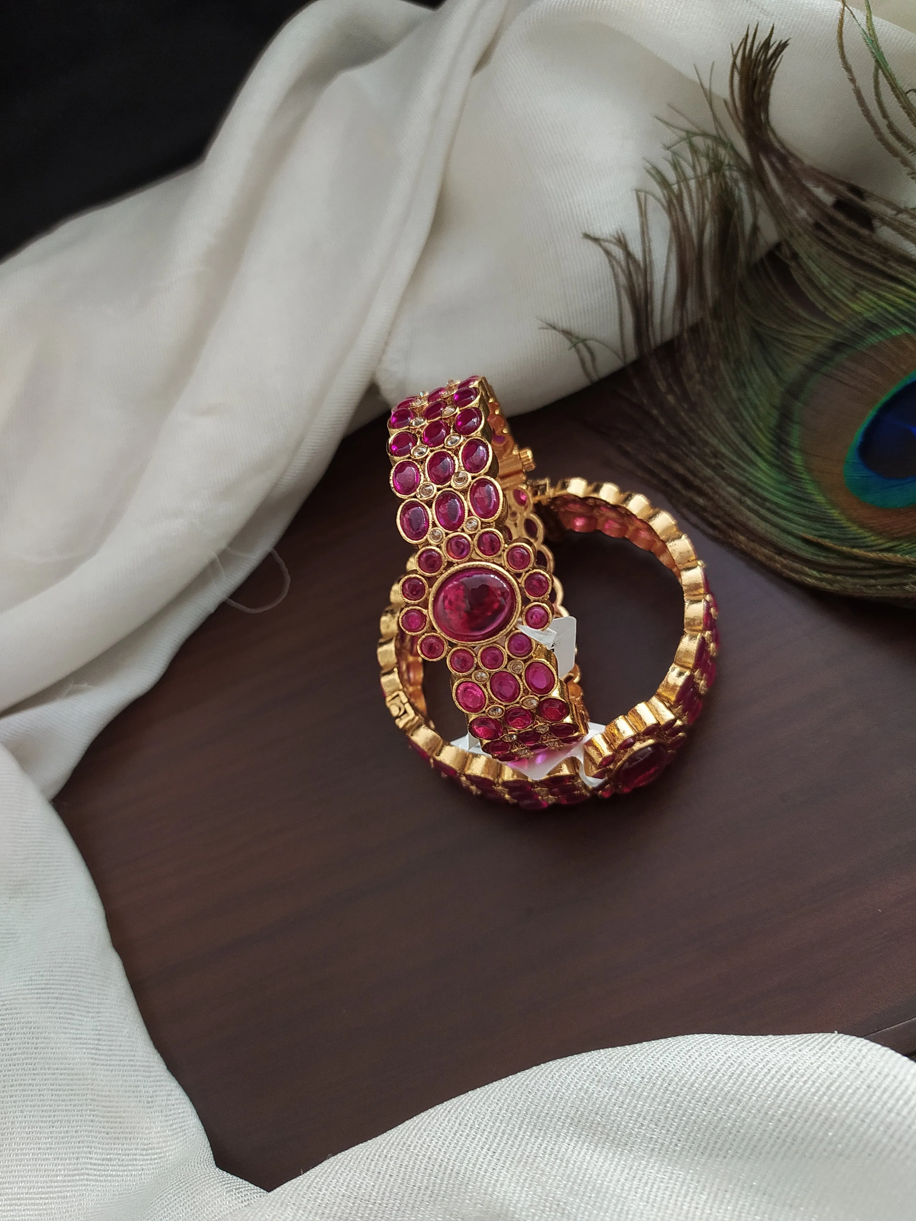 Antique Kada (Bangle) In Pure Kemp Stones - Sonal Fashion Jewellery