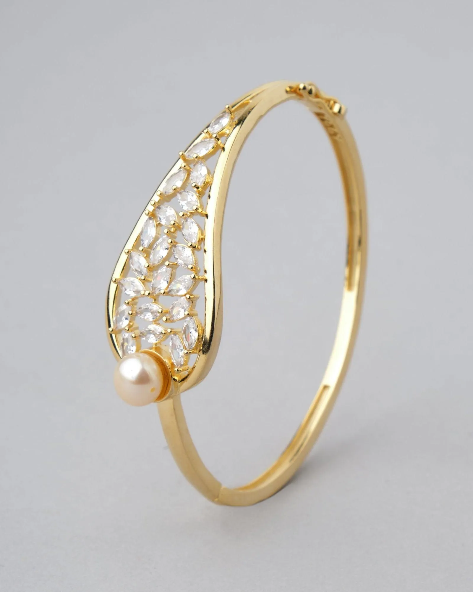 Classic Shining CZ & Pearl Stud Bangle