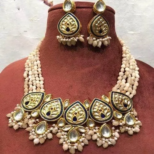Drop Shaped Centre Pendant Necklace
