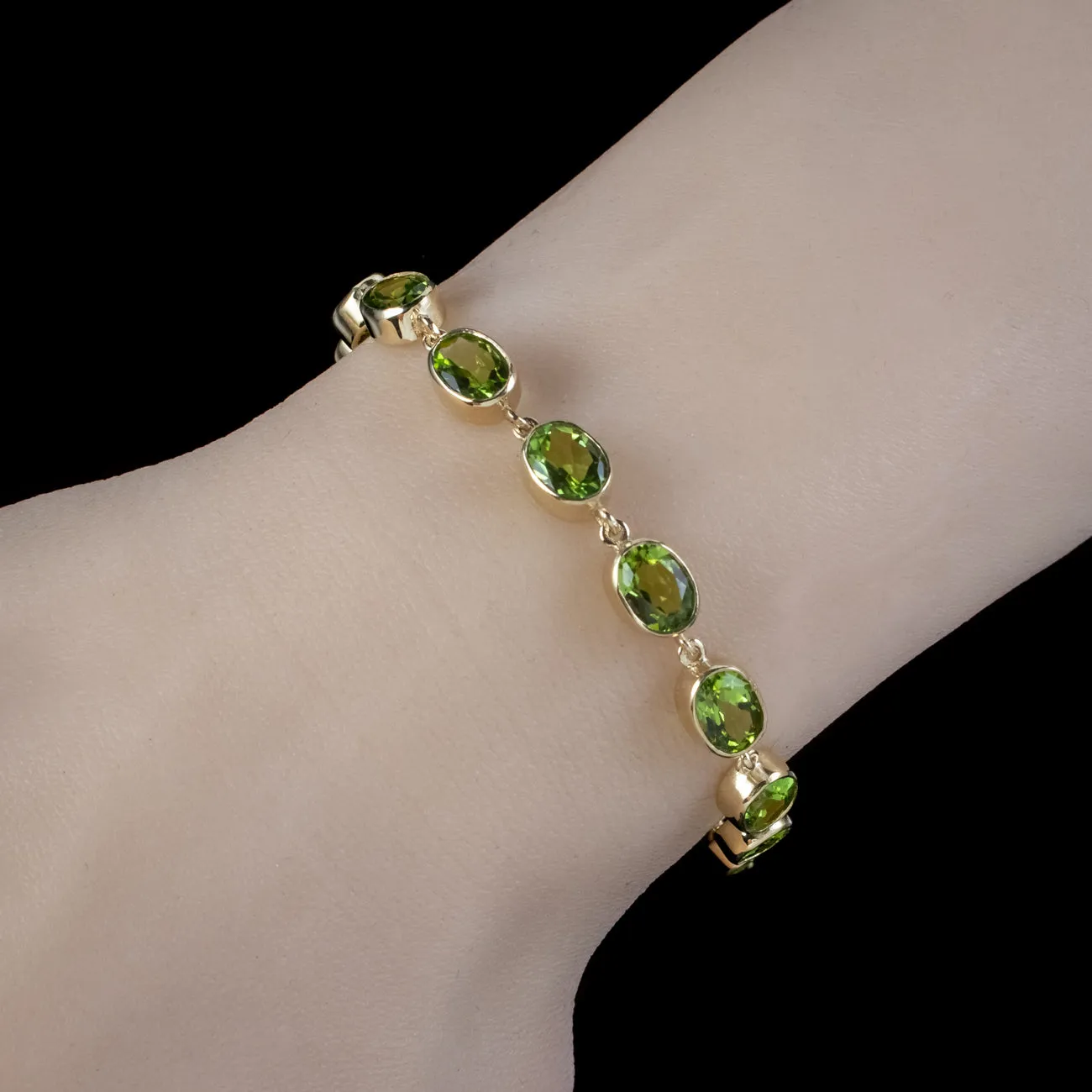 Edwardian Style Peridot Bracelet 9ct Gold