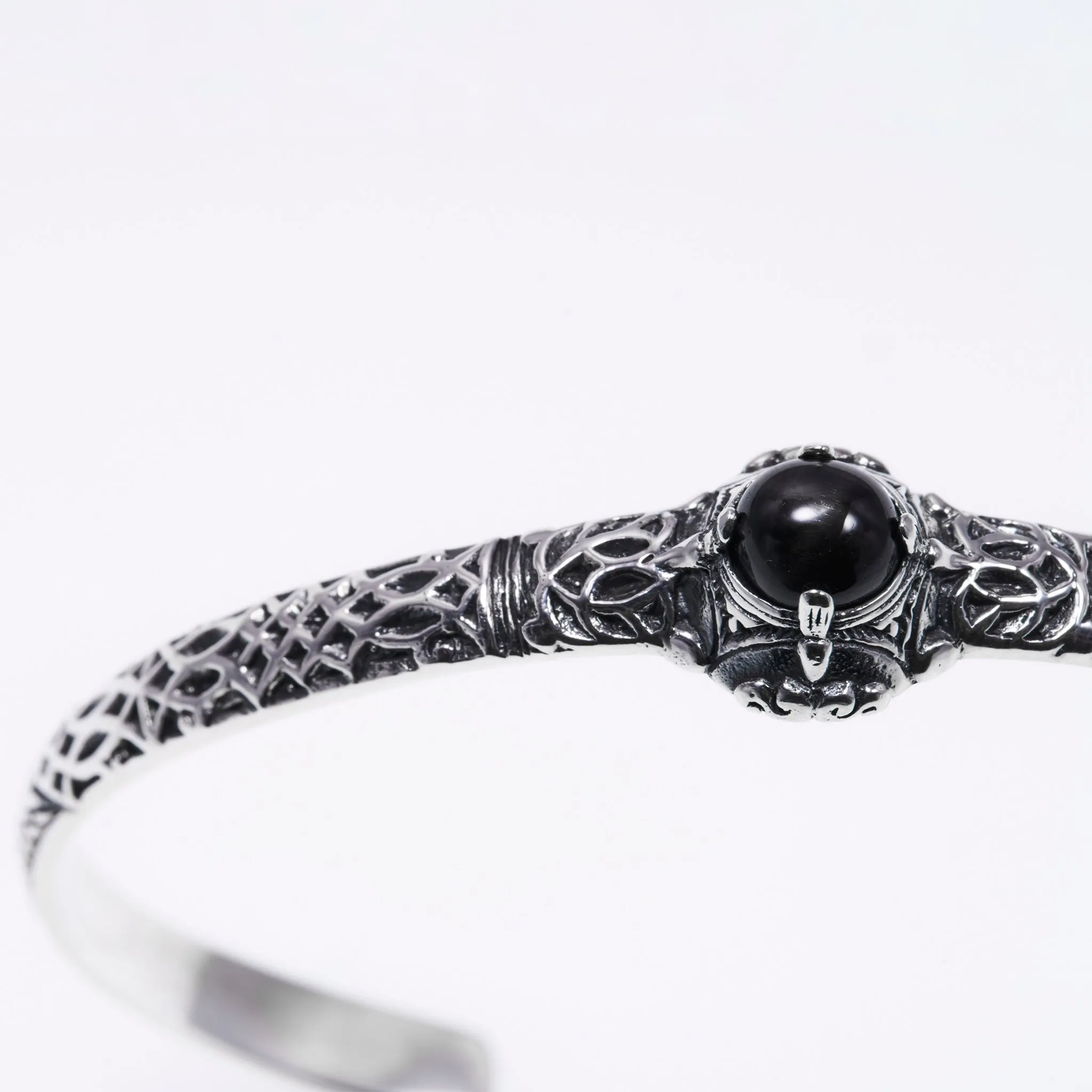 Islamic Round Bangle : S (Black Star)
