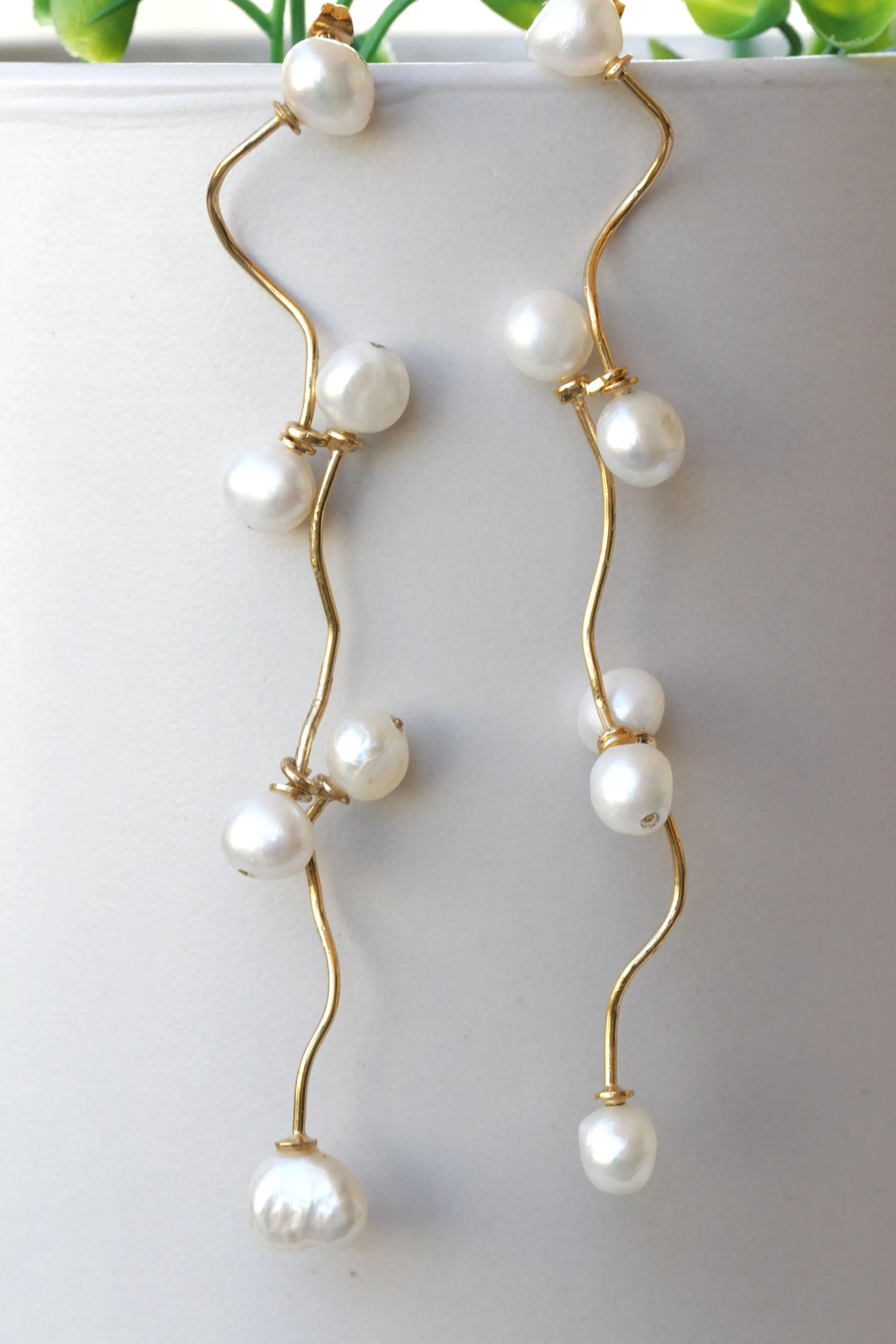 PEARL DANGLE EARRINGS