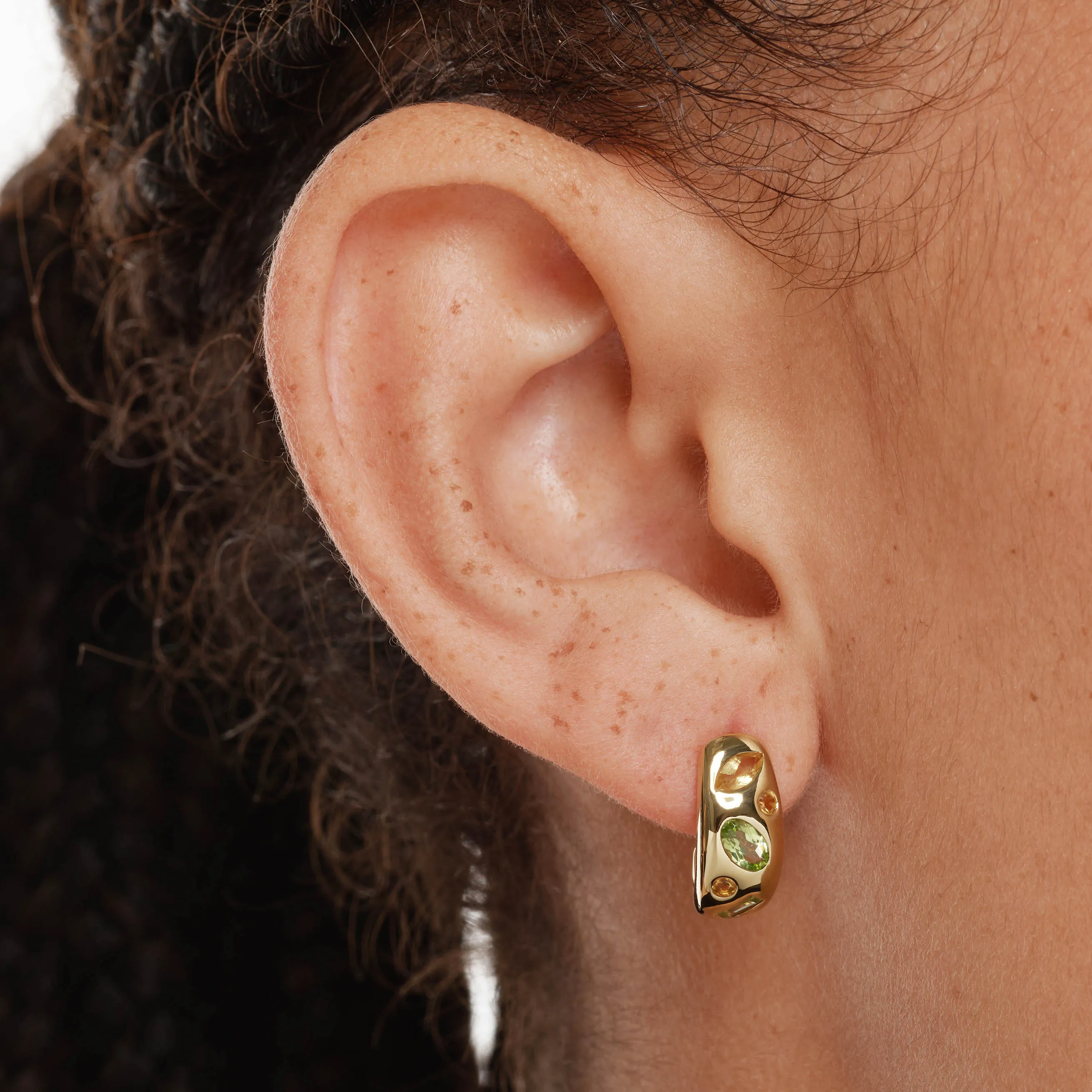 Peridot Multi Gemstone Curve Huggies in Gold