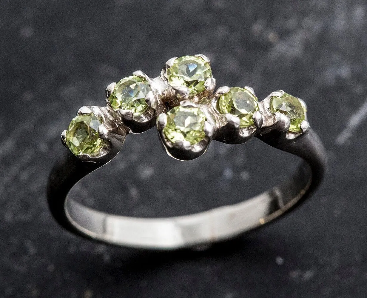 Peridot Ring - Green Dainty Ring - Natural Peridot Ring