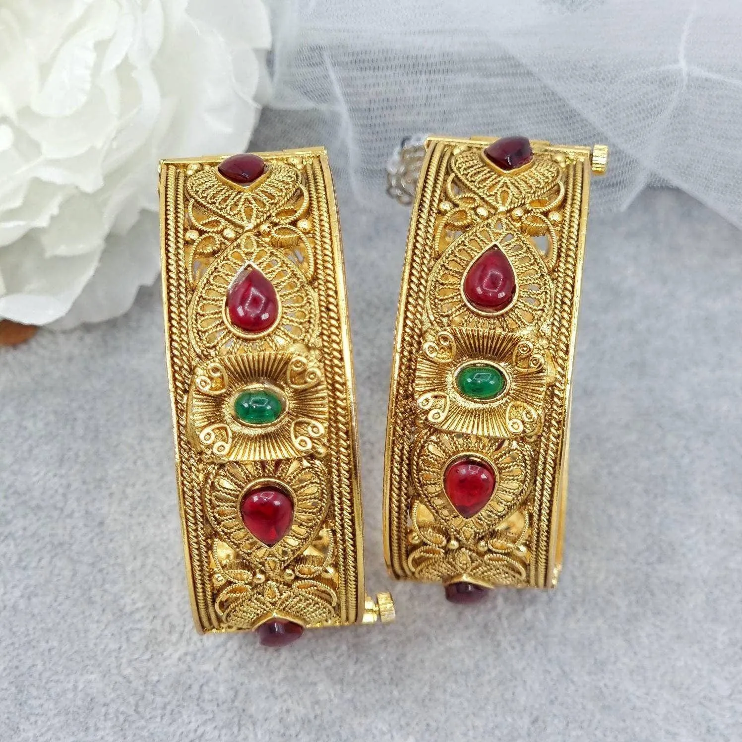 Rajvadi Patala Jadau Bangle Set
