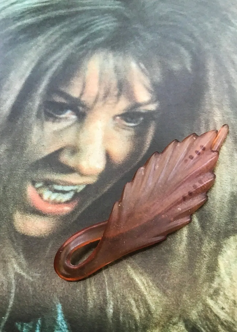 Vintage 50s Leaf Shaped Peach Lucite Plastic Hair Clip